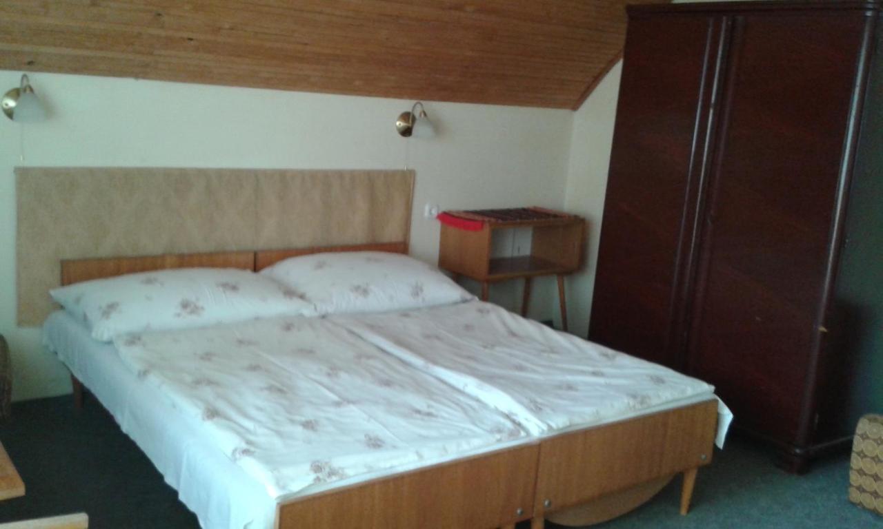 Hutter Vendeghaz Hotel Szantod Bagian luar foto