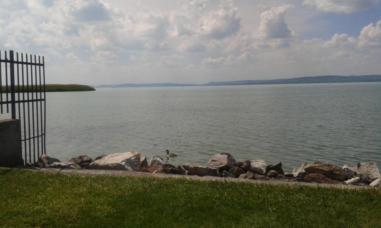 Hutter Vendeghaz Hotel Szantod Bagian luar foto