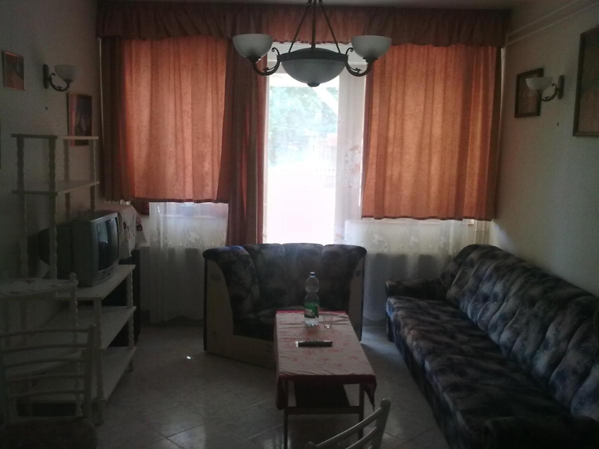 Hutter Vendeghaz Hotel Szantod Bagian luar foto