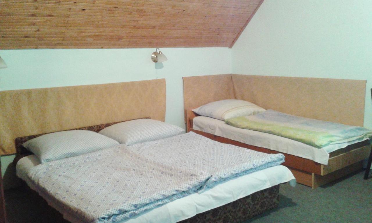 Hutter Vendeghaz Hotel Szantod Bagian luar foto