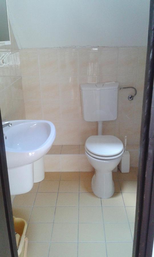 Hutter Vendeghaz Hotel Szantod Bagian luar foto