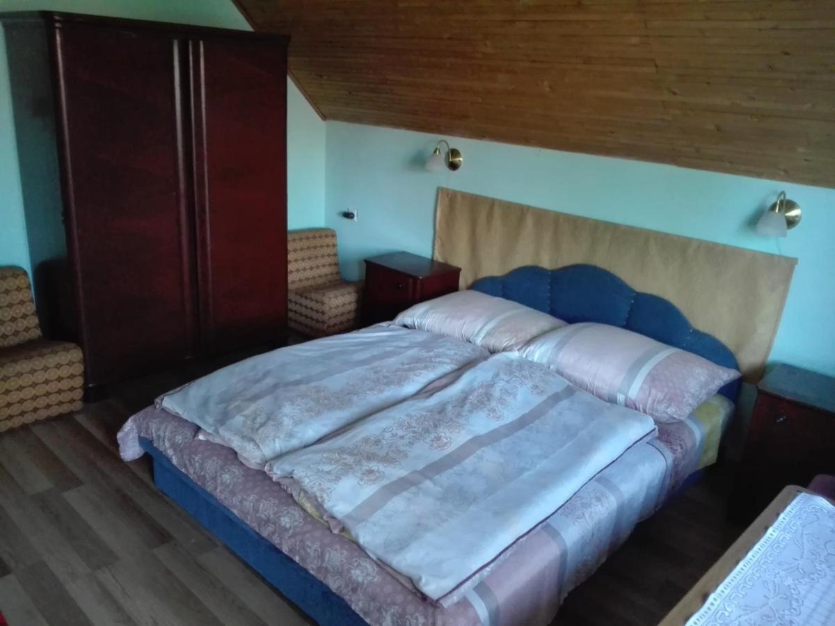 Hutter Vendeghaz Hotel Szantod Bagian luar foto